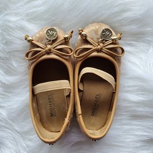Timelessly chick flats Michael Kors for toddler